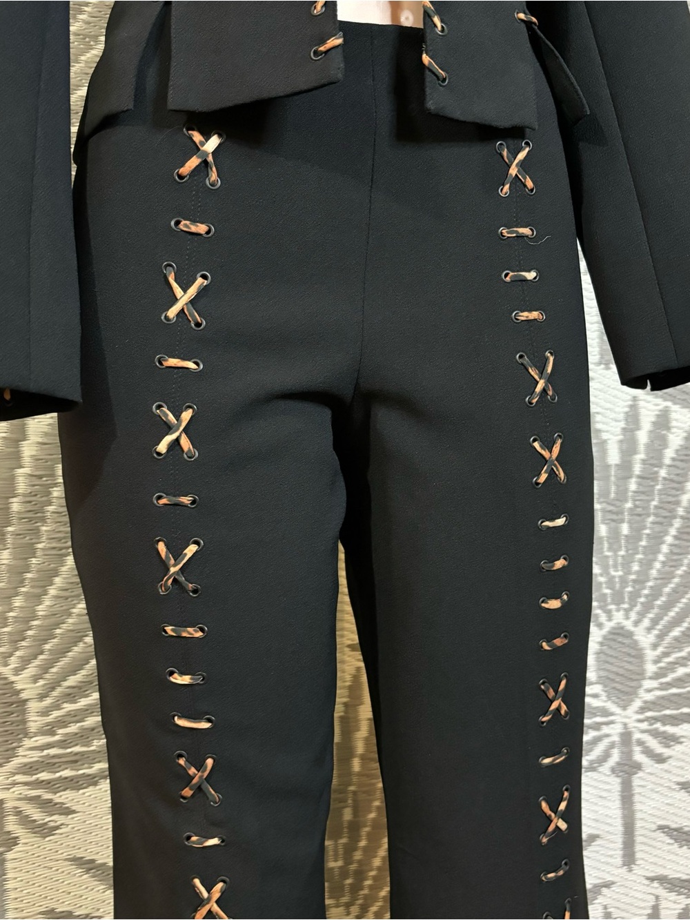 (SoLD ) Lace Up Blazer & Pant Suit Leopard Print BlK Dacron Sz 10 Y2K - Picture 3 of 16